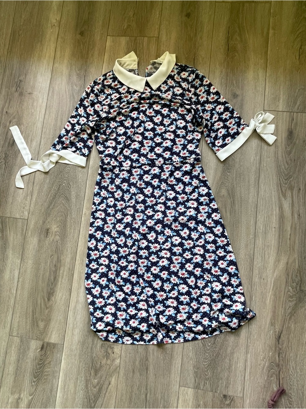 Daisy Summer Dress with Peter Pan Collar and Sleeve Ties